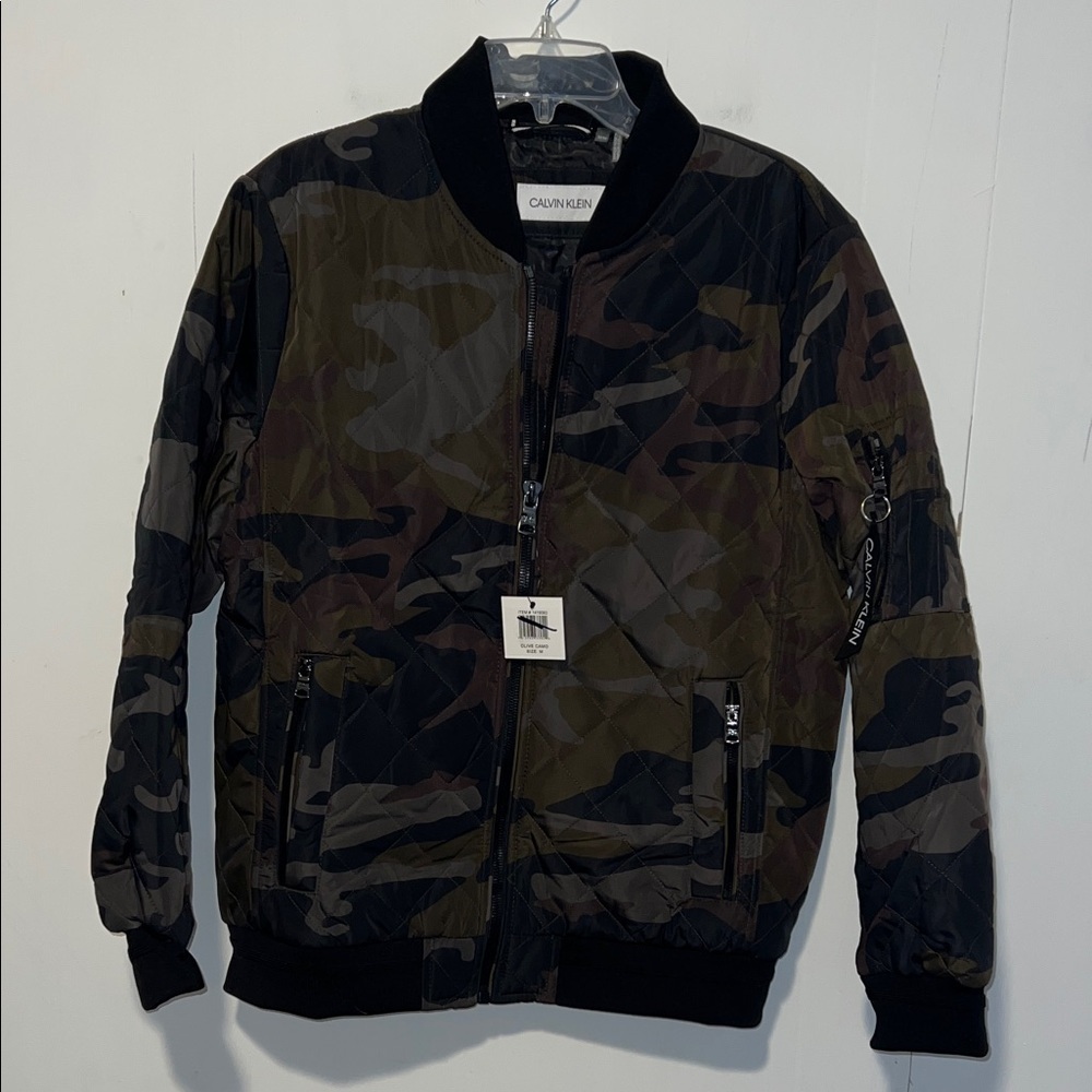 Calvin Klein Men's Camo Bomber Jacket with Black Accents HU